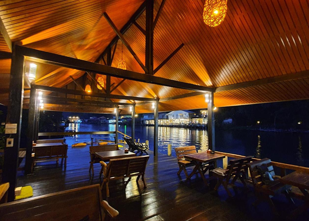 Hotel Baan Rim Nam Koh Chang Exterior foto